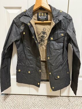 Barbour Black size 4 GUC/EUC Waxed Cotton Military-Style Jacket with Gold Hardwa